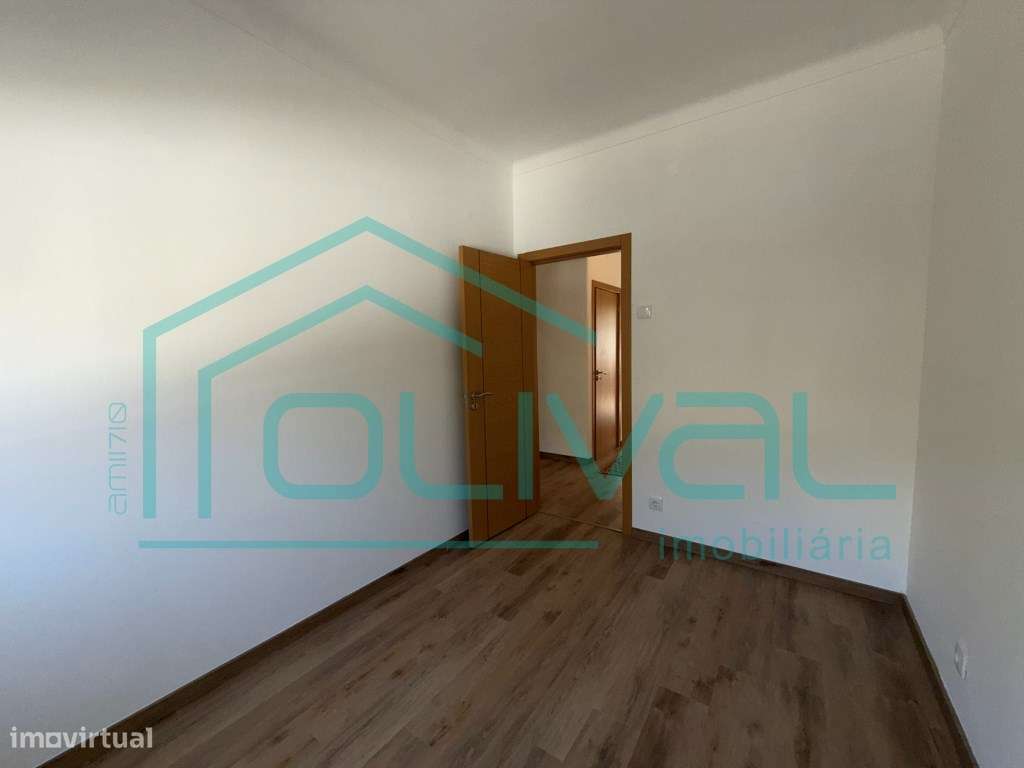 Apartamento T2 Renovado Centro de Alverca do Ribatejo-13