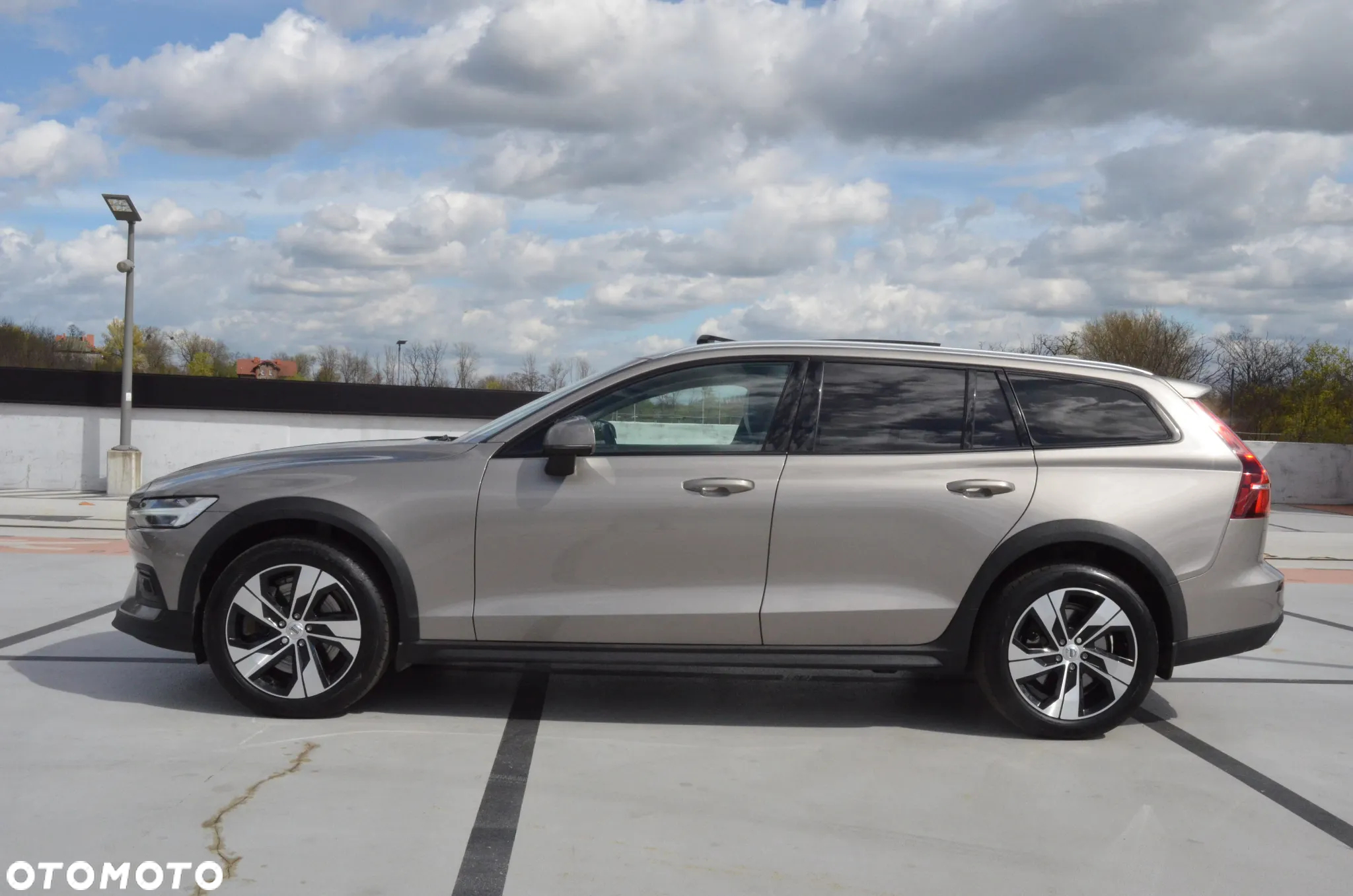 Volvo V60 Cross Country B4 D AWD Geartronic Pro - 11