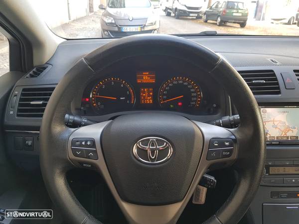 Toyota Avensis SW 2.0 D-4D Sol+GPS - 21