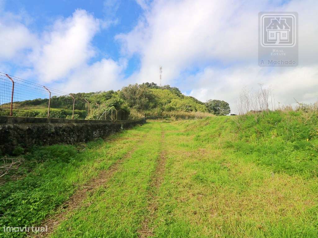 VENDA de AMPLO TERRENO junto à Praia das Milícias, com VISTA sobre ...-7