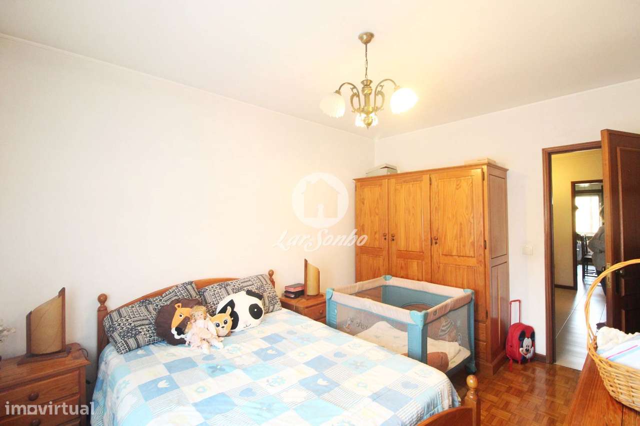 Apartamento T2, situado em Valongo-14