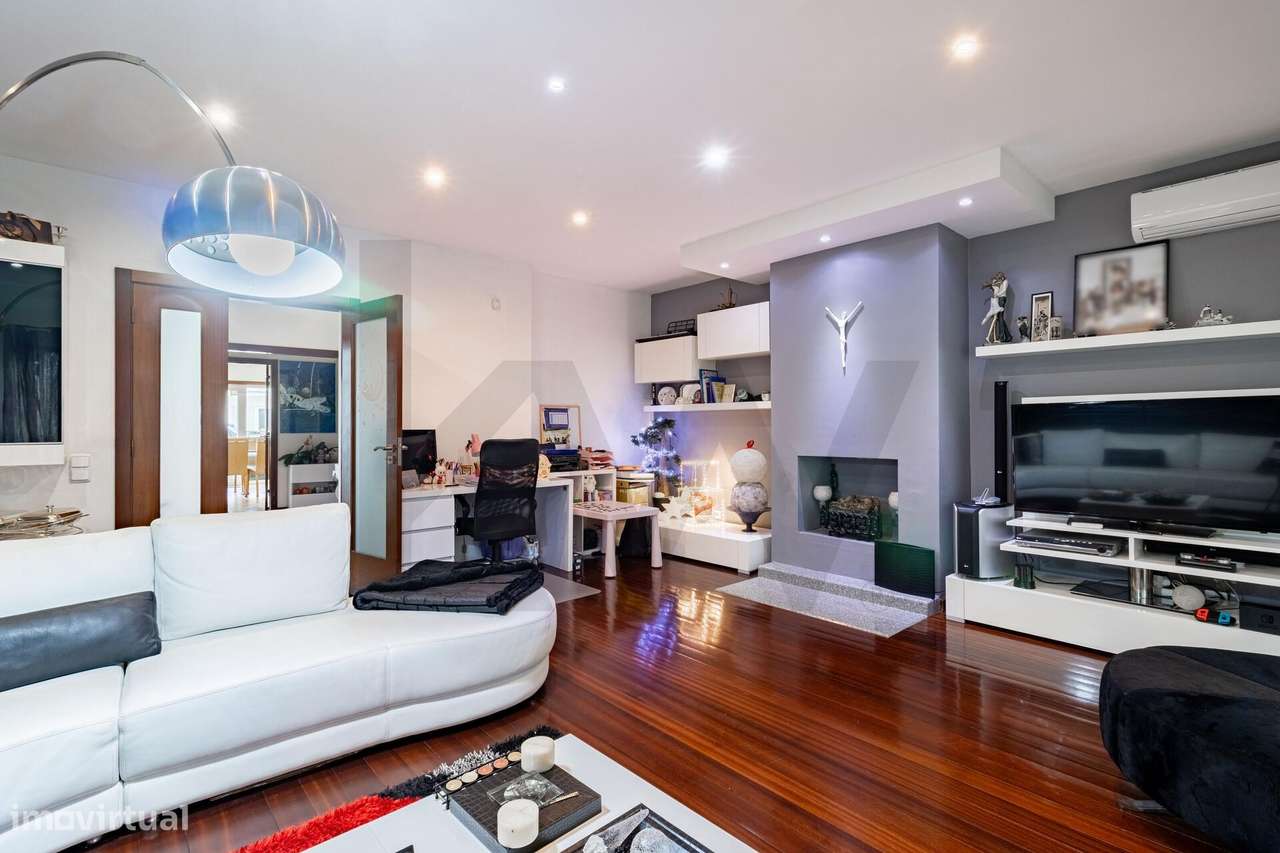 Moradia T3 de 3 Frentes em Sanfins – Santa Maria da Feira-13