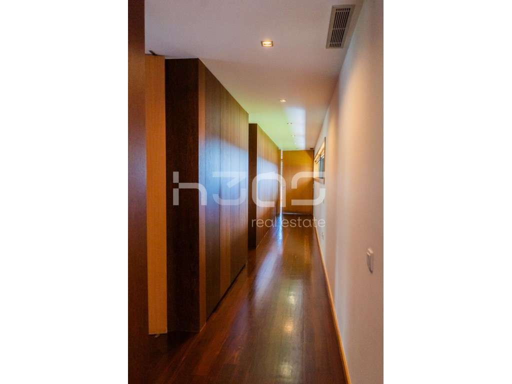 MORADIA T4 COM PISCINA INTERIOR - ONDE A NATUREZA MARCA PRESENÇA-11