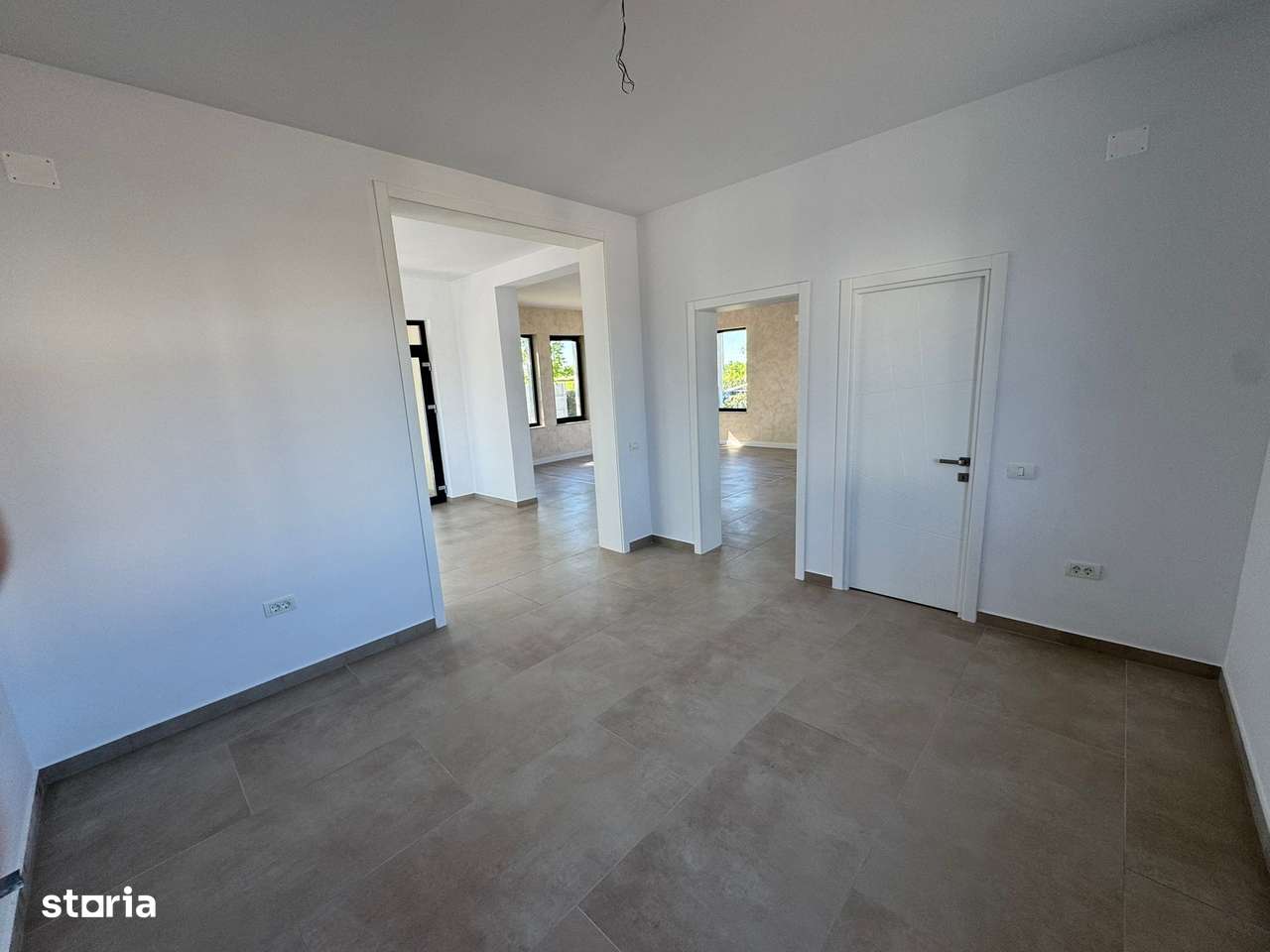 Oferim spre vânzare locuință  P+1E, ,Ștefănești langa Lidl !-15