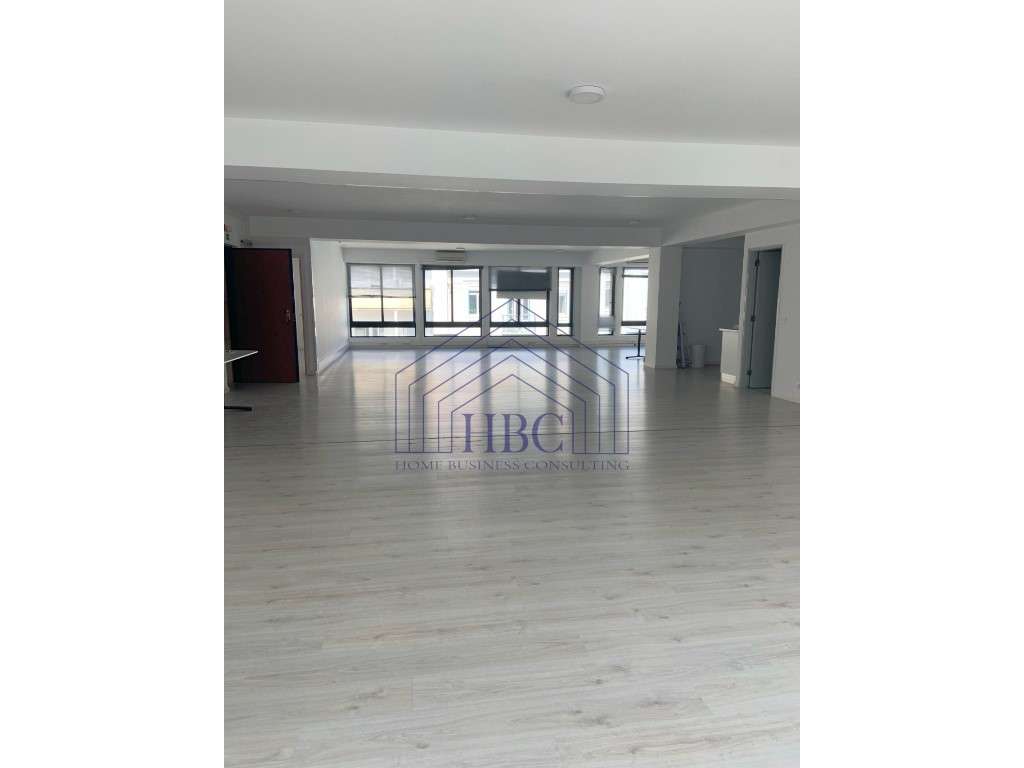 ESPAÇO COMERCIAL / ESCRITÓRIO PARA ARRENDAR - ARROIOS - Grande imagem: 3/27