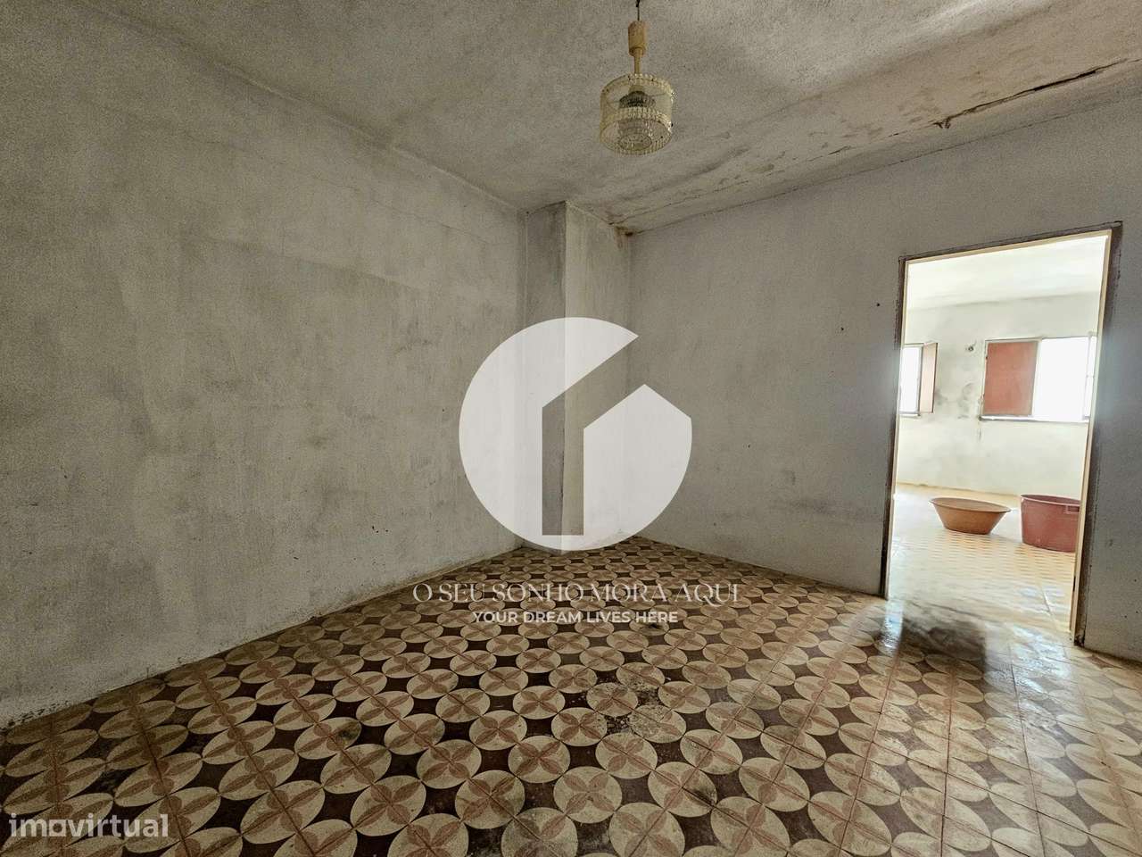 Moradia T5 com pisos independentes em Estoi-20