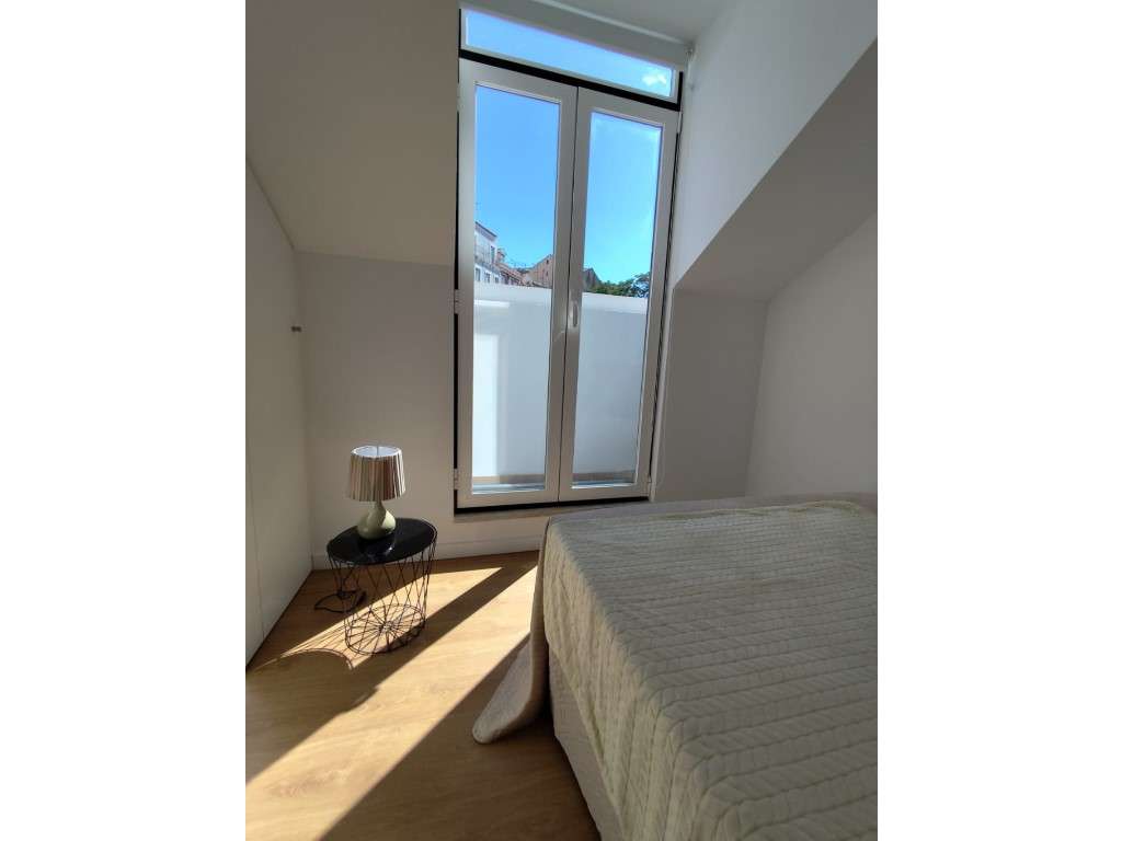 Apartamento T2 Totalmente Remodelado com Vista de Rio em São Vicente-7