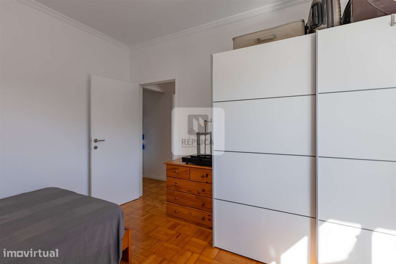 Apartamento T2 Renovado no Bonfim, Porto-26