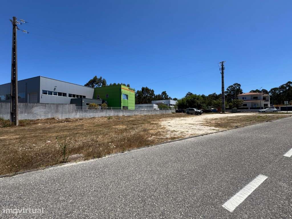 Terreno - Grande imagem: 1/4