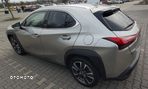 Lexus UX - 10