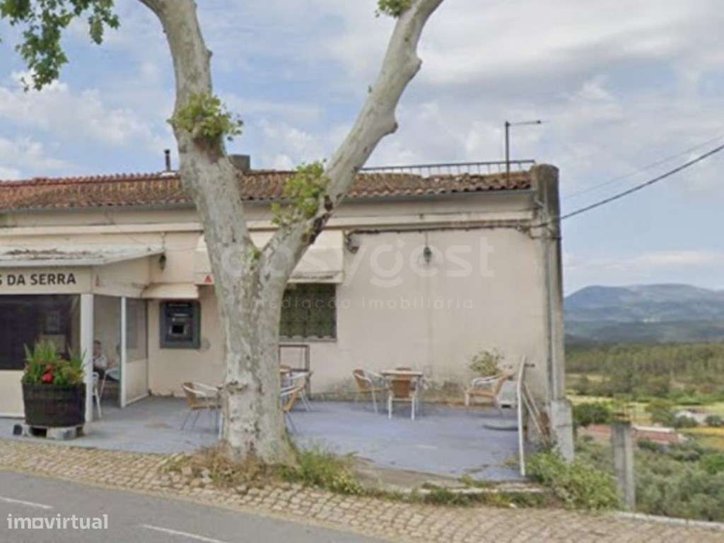 Moradia com estabelecimento comercial em Salgueiro do Campo - Grande imagem: 5/9