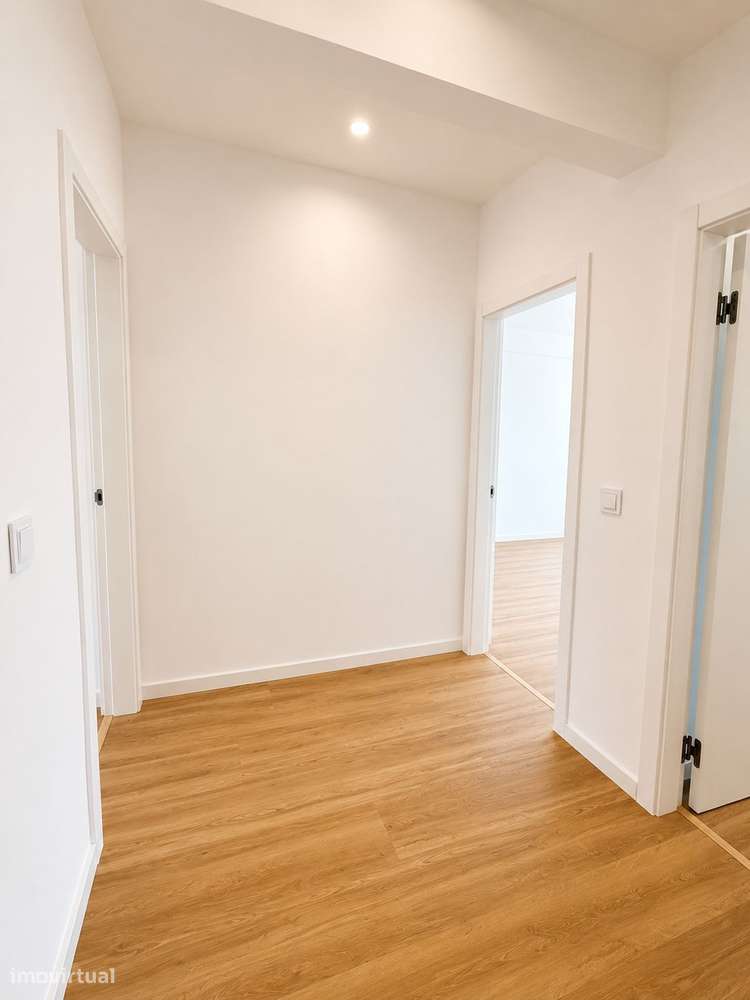 Apartamento T3 totalmente remodelado em Carnaxide-5