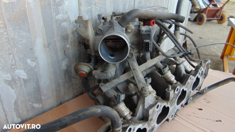 Rampa injectie,clapeta acceleratie,galerie admisie Daihatsu Feroza 1.6 benzina 16 valve 1990 - 3