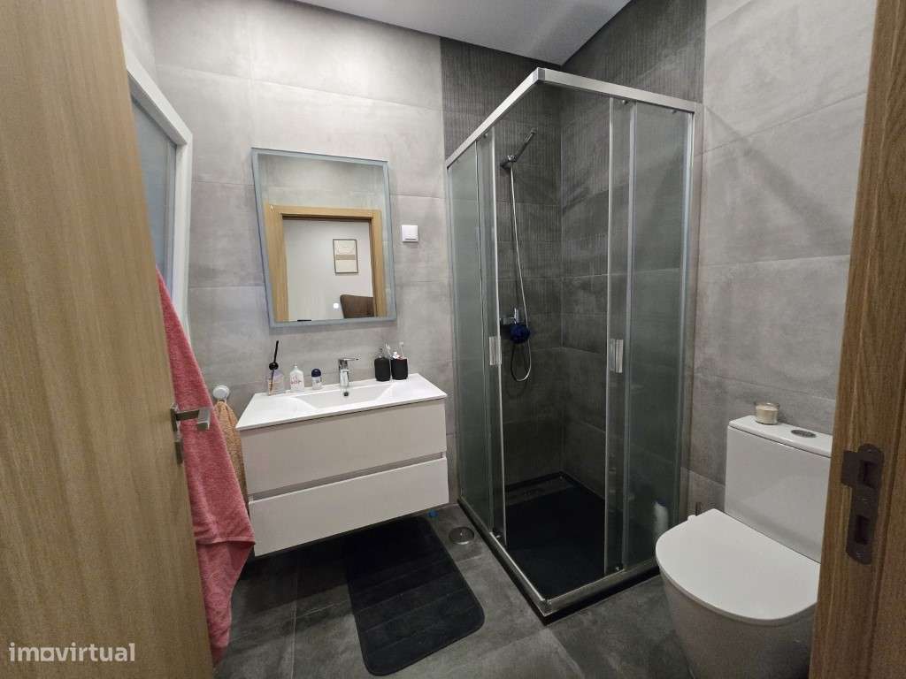 Moradia térrea T3 com garagem perto de Coruche-16