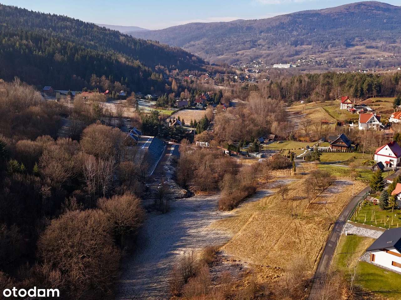 Widokowa działka budowlana w dolinie Beskidu - Stróża, pow. myślenicki-6