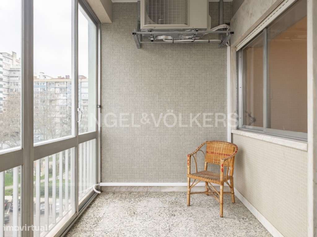 T5 com estacionamento em São Domingos de Benfica - Grande imagem: 5/26