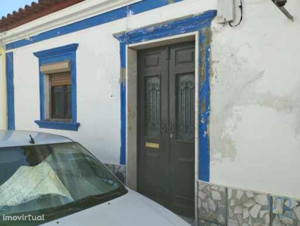 Casa tradicional T3 em Portalegre de 214,00 m2