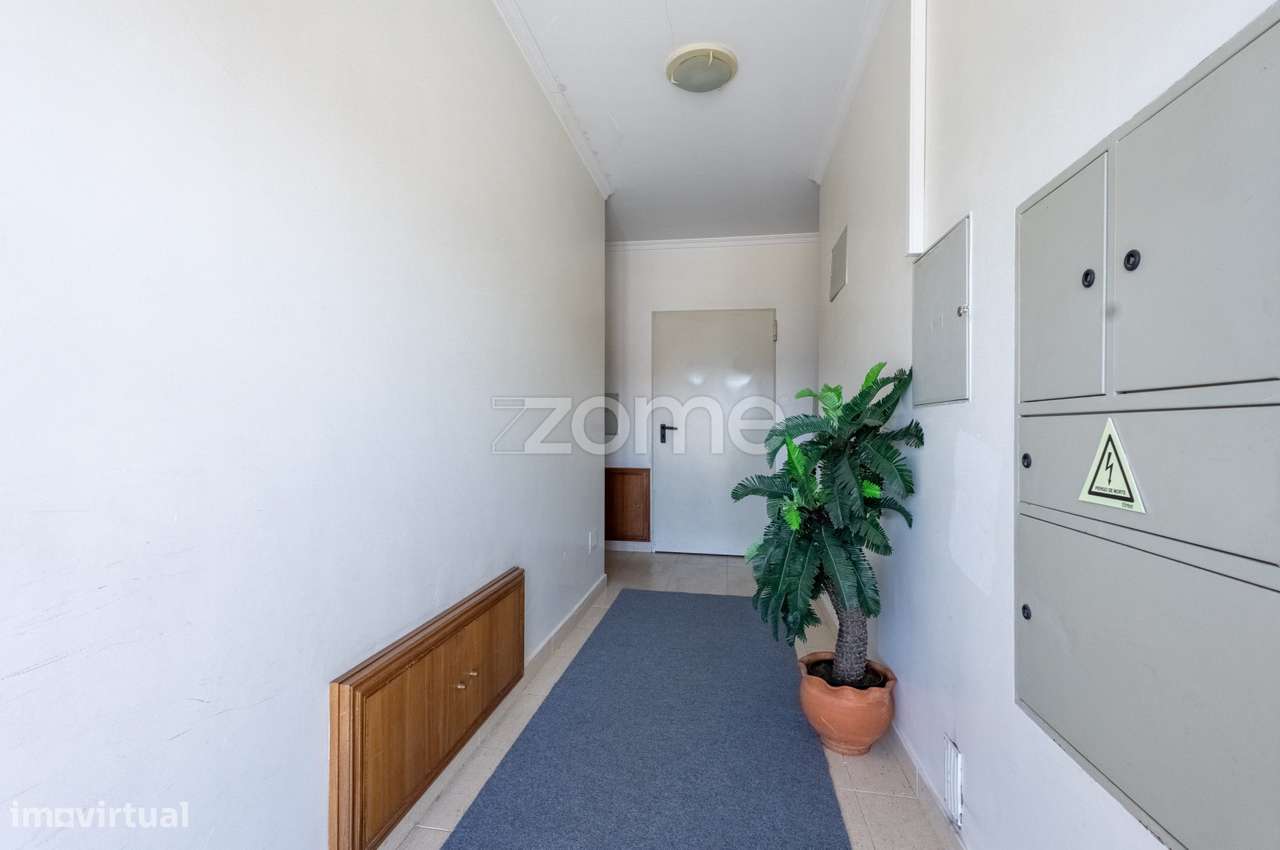 Apartamento T3 com terraço e lugar de garagem-26