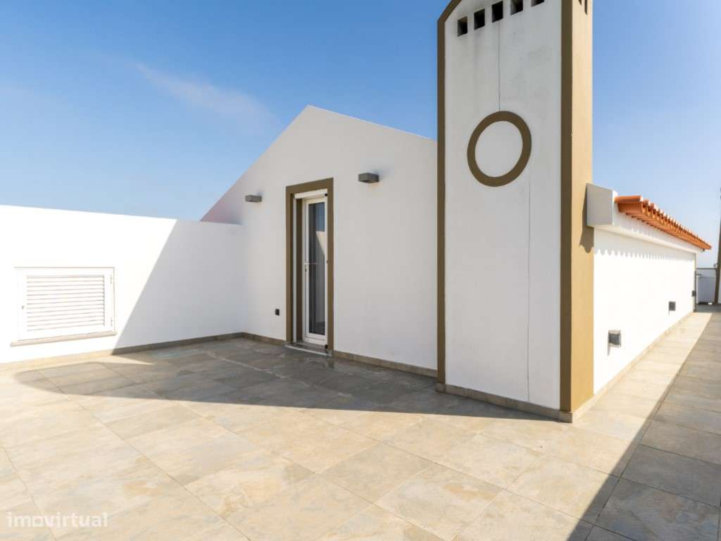 Moradia T3 com Piscina e Próxima do Mar na Serra do Bouro-22