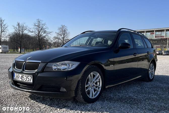 BMW Seria 3 318i - 1