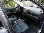 Mitsubishi Outlander 2.0 4WD Plug-In Hybrid Top - 27