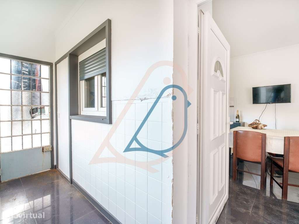 Excelente Oportunidade de Investimento: Moradia Bi-Familiar com Ter... - Grande imagem: 5/48