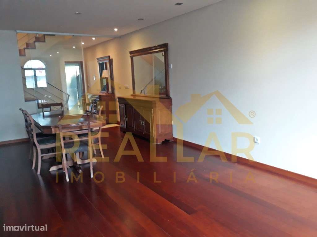 Moradia V3+1 com negócio na Póvoa de Varzim - Grande imagem: 3/25