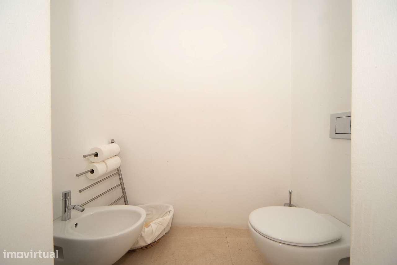 Moradia Contemporânea com Vista Mar e Piscina, Próxima da Beloura e Es-27