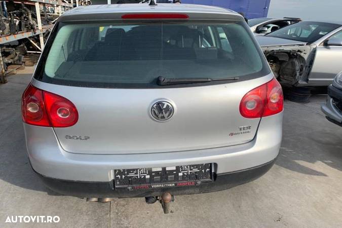 Radio cd Volkswagen VW Golf 5  [din 2003 pana  2009] seria Hatchback 5-usi 1.9 TDI 4Motion MT (105 - 6