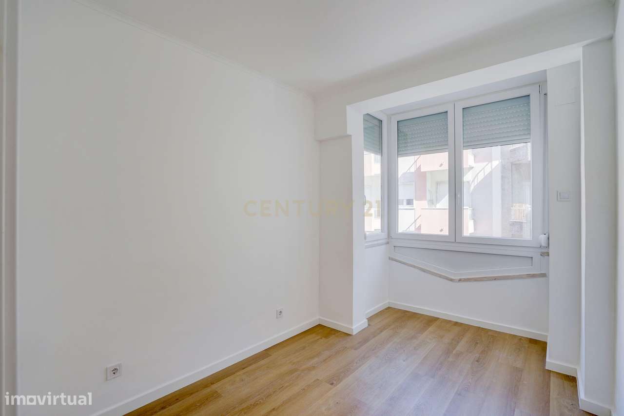 T2 Totalmente Remodelado na Alta de Algés-20