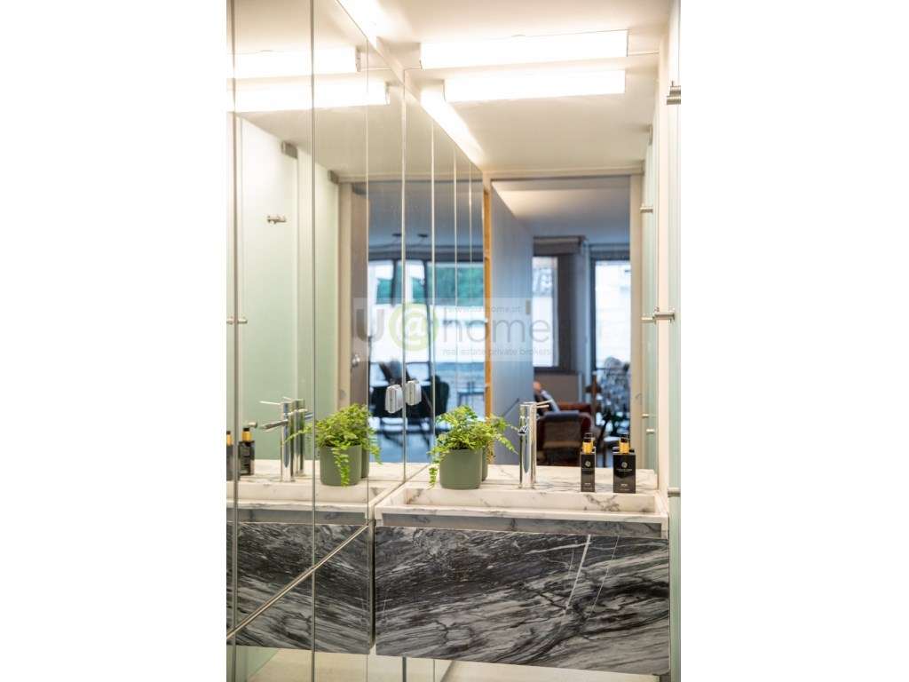 Estúdio em condomínio com piscina na avenida da Liberdade-12