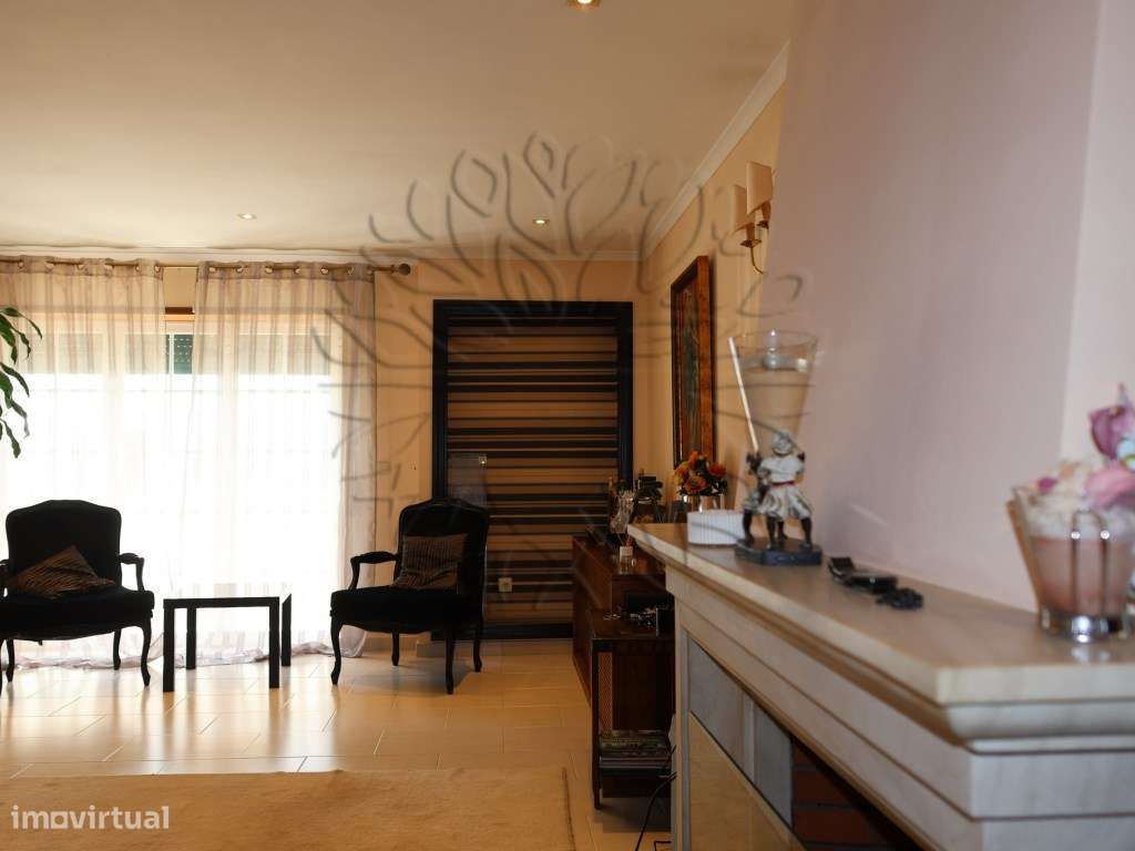 T5 Montijo com garagem para 3 carros e lavandaria - Grande imagem: 3/30