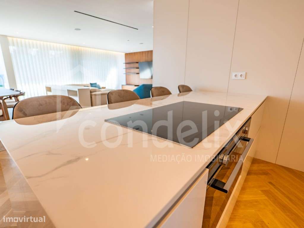 Moradia T5+1 nova com piscina em condomínio fechado de luxo no Estoril-19