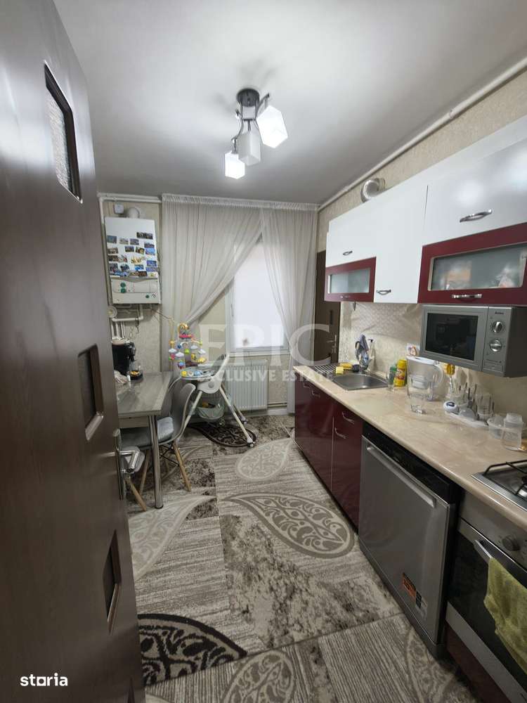 3 camere/ 2 băi/ Confort I/ Decomandat/ Loc de parcare/ Zona Unirii-3