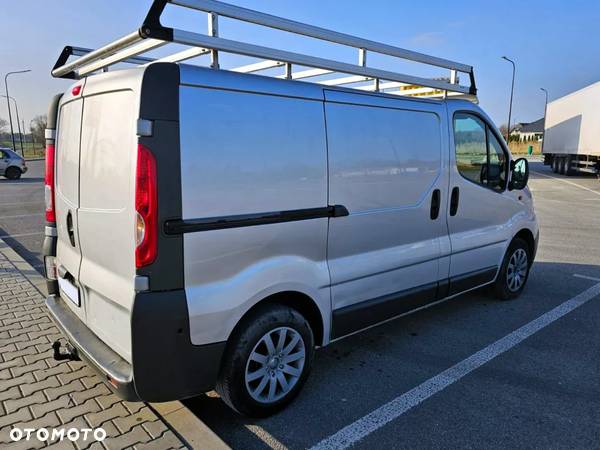 Opel Vivaro - 22