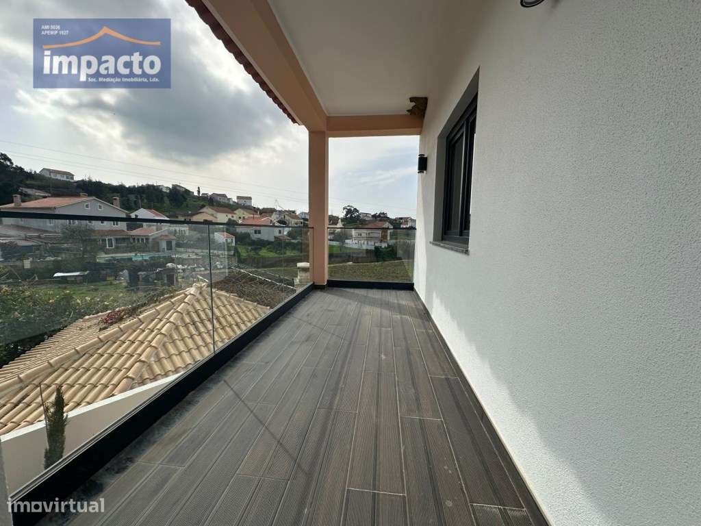 MORADIA ERICEIRA, 2 PISOS, DECK-11