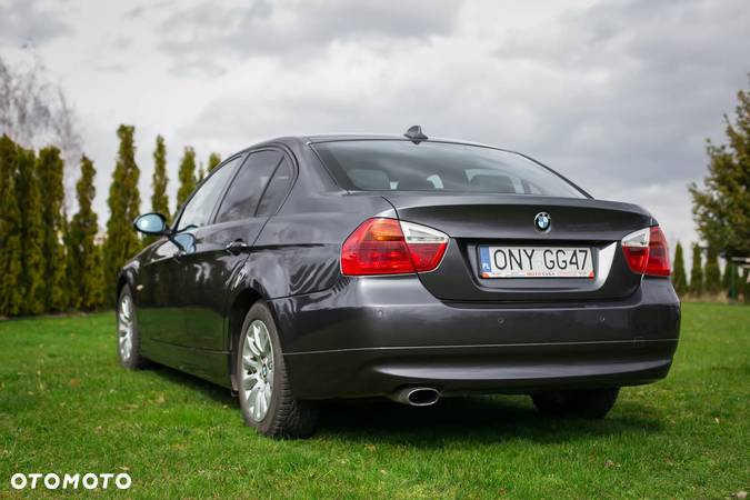 BMW Seria 3 320d - 4