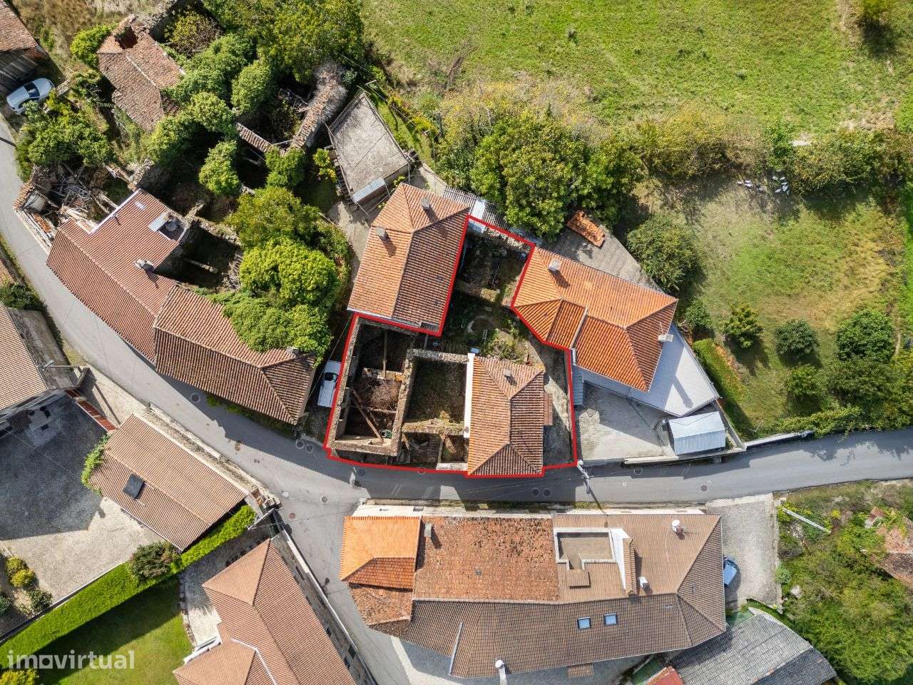 Conjunto de 4 moradias em Borbelinha, Adoufe - Vila Real-31