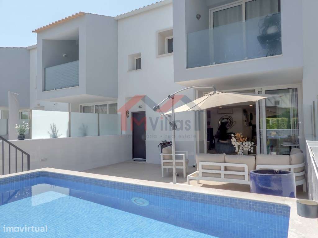 Moradia V4 com piscina a 4 minutos da praia - Albufeira