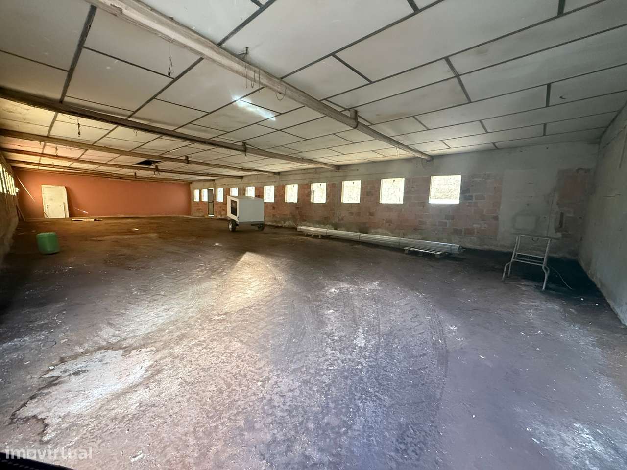 Quintinha com habitação, armazéns e terreno - Rio Maior-24