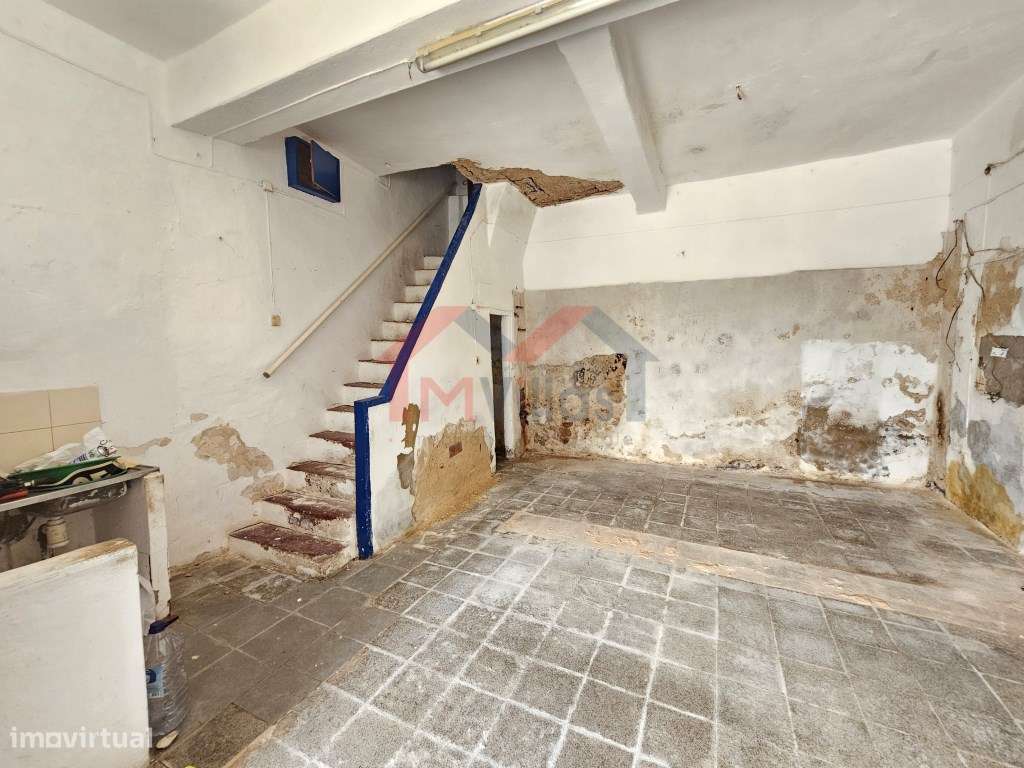 Moradia V3 para recuperar - Benafim - Grande imagem: 2/15