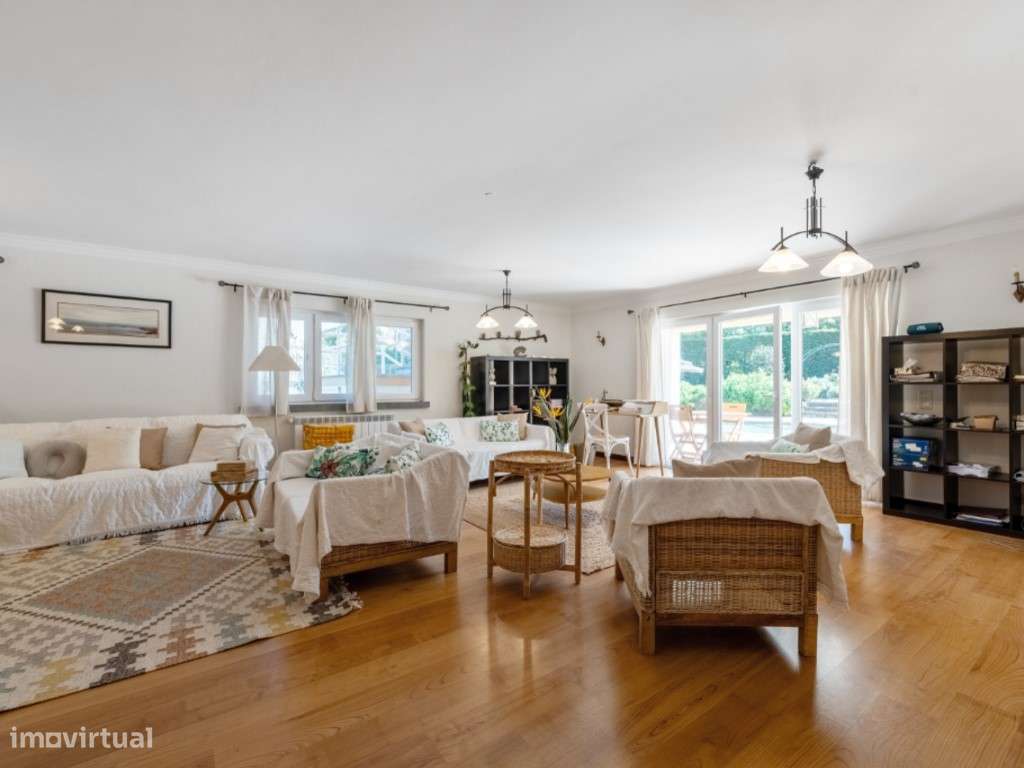 Moradia Isolada com 3 pisos, piscina, court de ténis-27