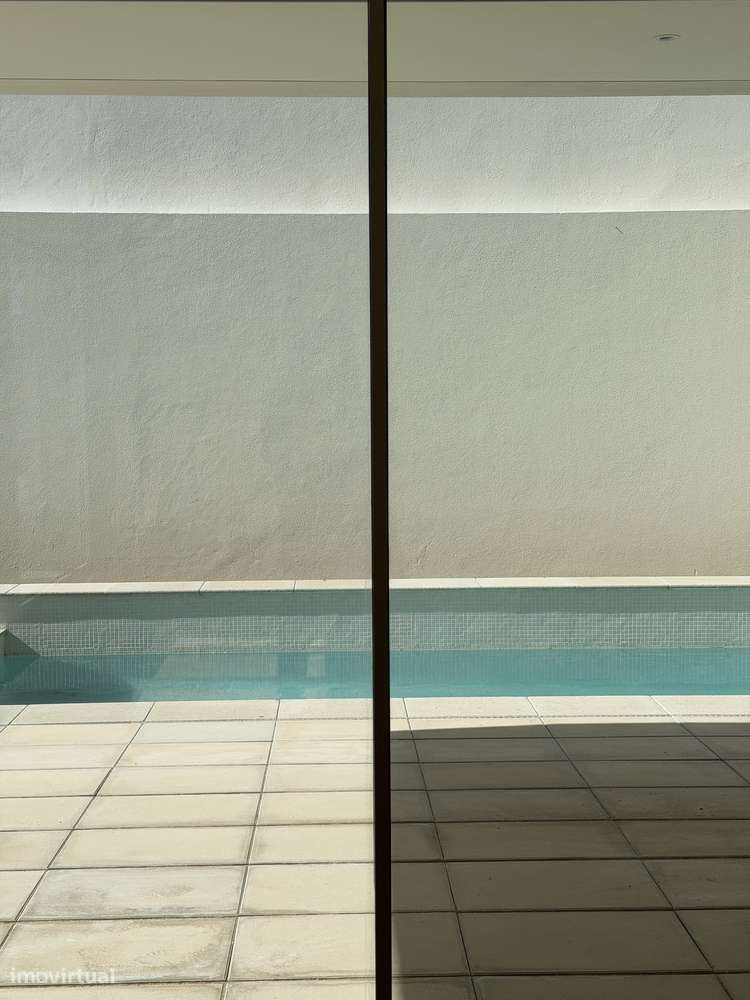 Moradia germinada rua Norberto Lopes 179 - Grande imagem: 2/26