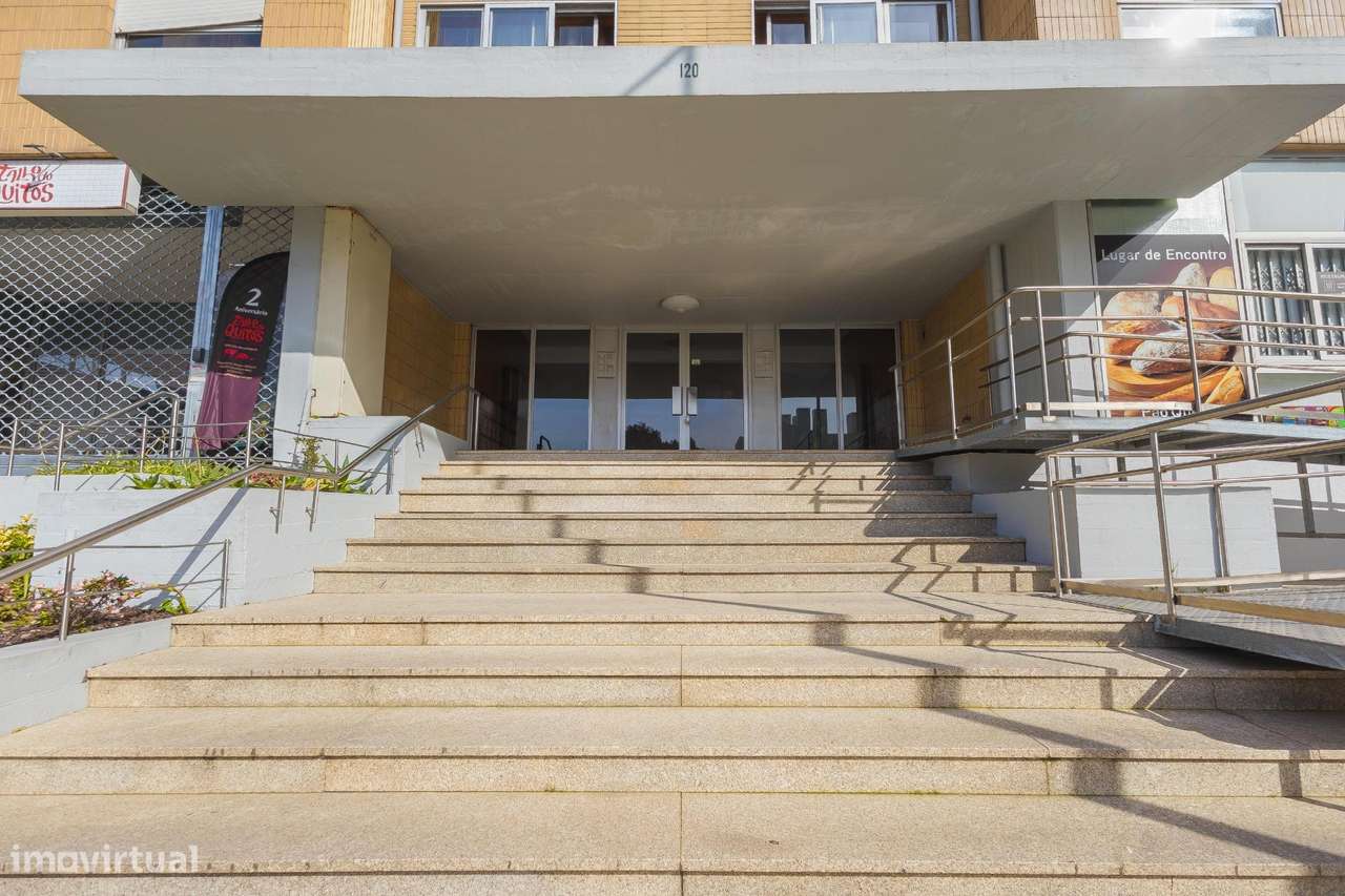 Apartamento T3 Totalmente Renovado em Gueifães – Excelente...-35