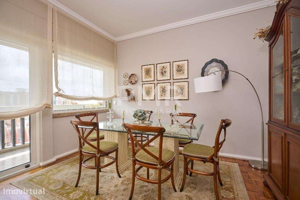 Apartamento T5 (ex T6) Avenida Estados Unidos da América-19