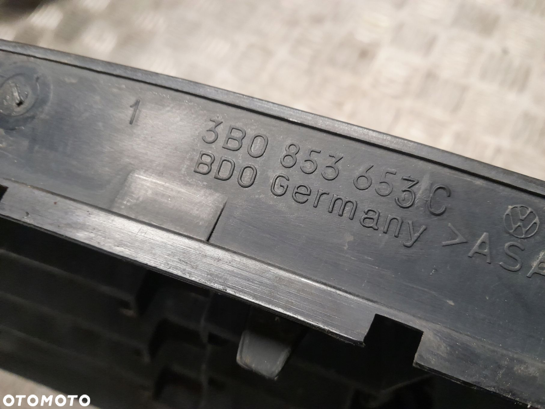VW Passat B5 atrapa przód przednia grill 3B0853653C - 5