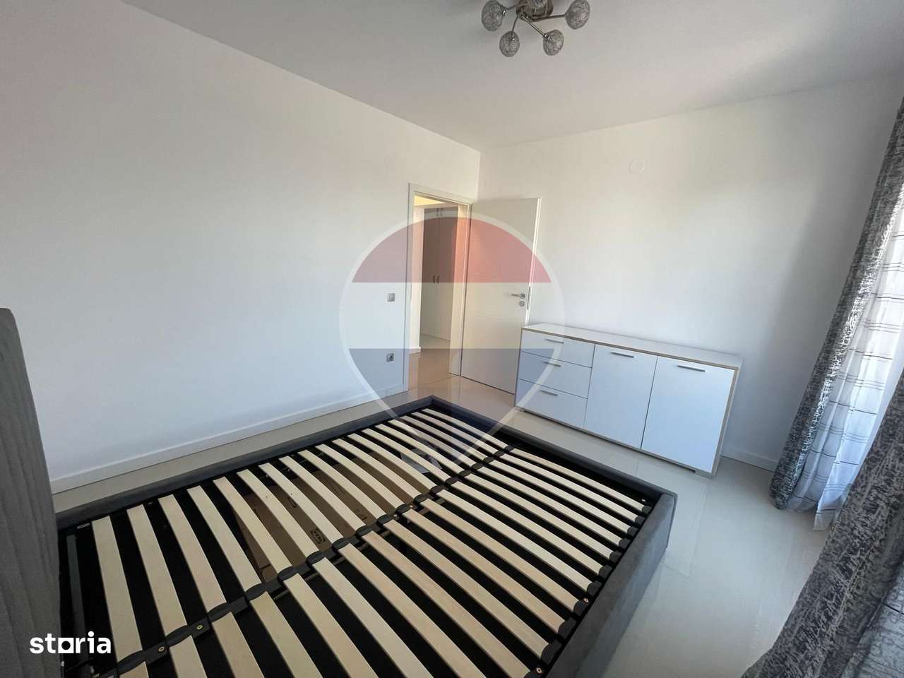 Apartament cu 3 camere de vânzare-4