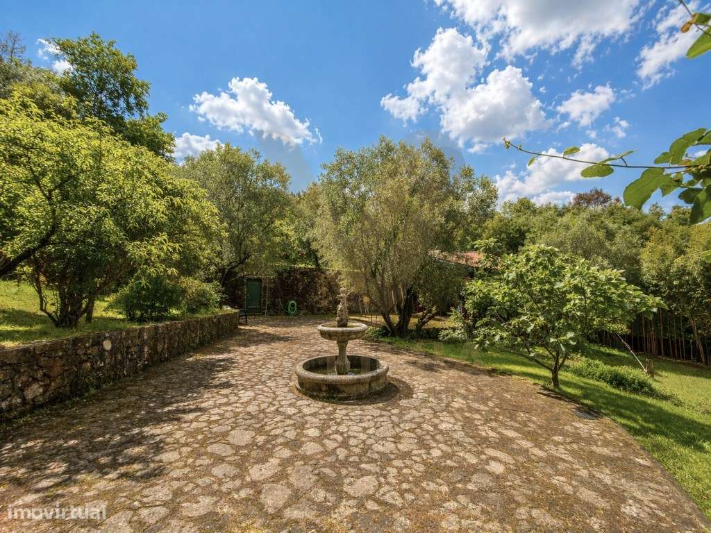 Propriedade com Casa Antiga, Piscina e Terreno Amplo - Cepões - Pon...-19