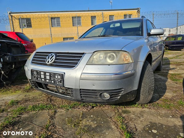 Zderzak przód przedni VW Passat B5 FL lift LA7W - 2