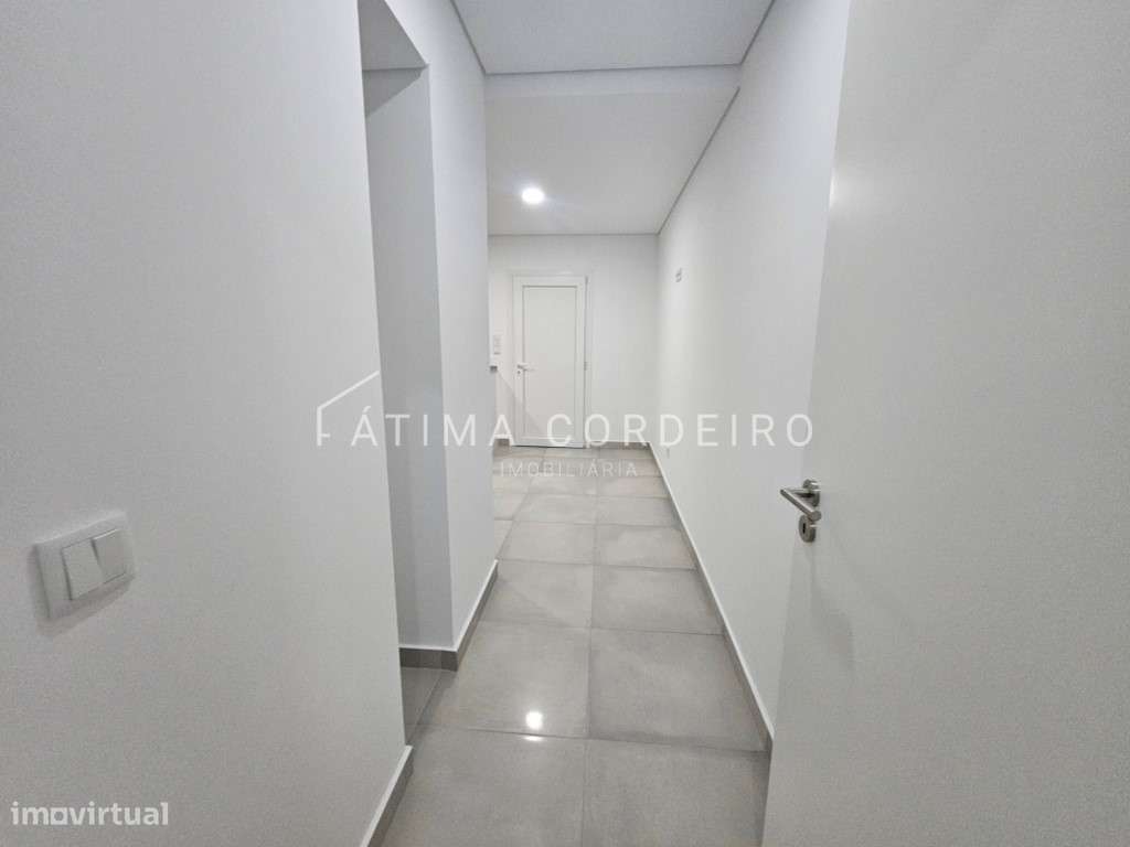 Excelente Moradia T3 em construção, Fernão Ferro.-8
